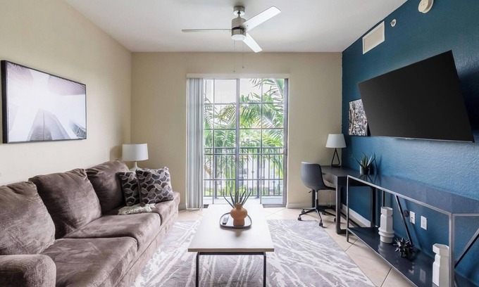 Miramar Apartment | Landing | Stylish 2BD, Gym, Clubhouse