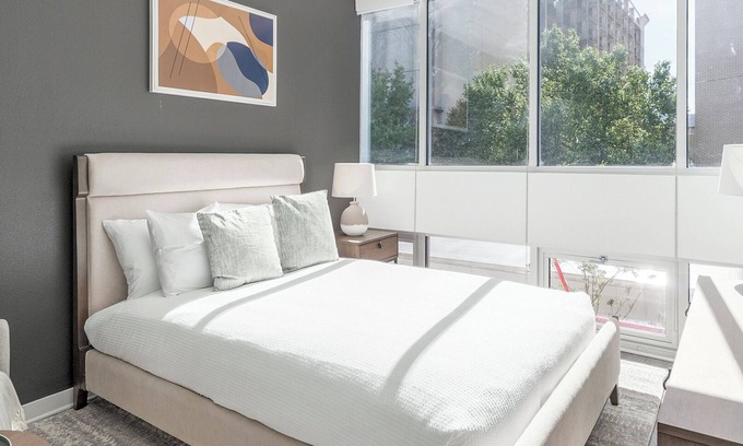 Five Points South Apartment | Landing | Stylish Studio, Pool, Gym