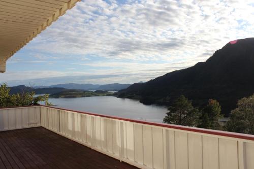 Halsa Municipality House | Scenic Coastal Retreat: Family & Pet-Friendly Amenities