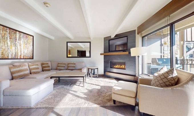 Vail Condo | Experience The Landmark: Pool, Spa & Vail Mountain Access