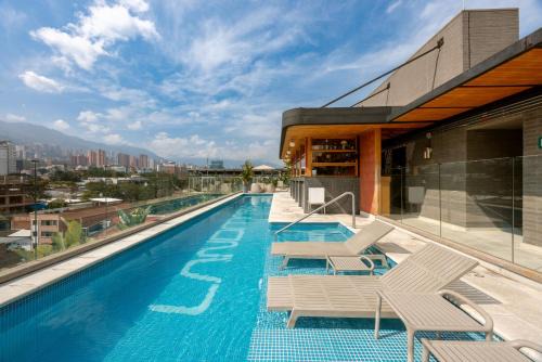 El Poblado Hotel | Discover Landmark Hotel: 4-Star Oceanfront Retreat
