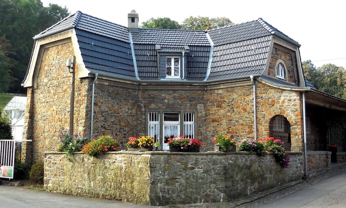 Wehringhausen Villa | Discover the Iconic van de Velde Villa with Ocean Views