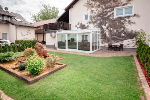 Bestensee Nord Apartment | Discover Landpartie: 4-Star Hotel with Family-Friendly Amenities