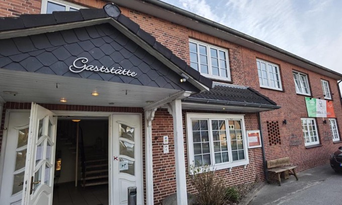 Schwesing Hotel | Discover Comfort at Landquartier with Breakfast Included