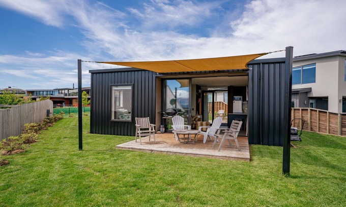 Wanaka House | Top-Rated Landsborough Lane - Pet-Friendly Holiday Studio