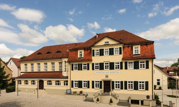 Korntal-Munchigan Hotel | Discover Family-Friendly Comfort at Landschloss Korntal