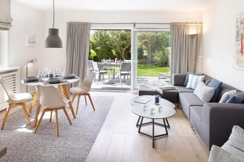 List House | Oceanfront Escape at Landsend - 4-Star Comfort Awaits