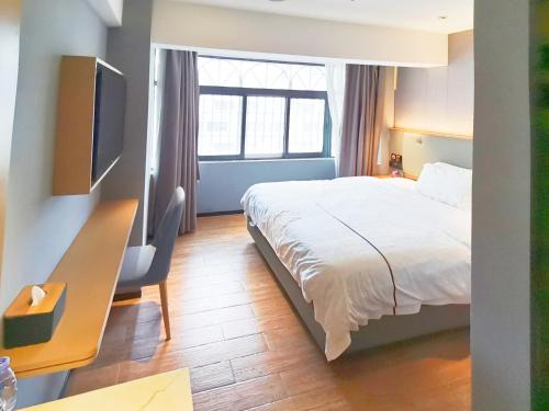 Central Business District Hotel | Family-Friendly Stays at 蓝尔兹酒店, Shenzhen Metro Access