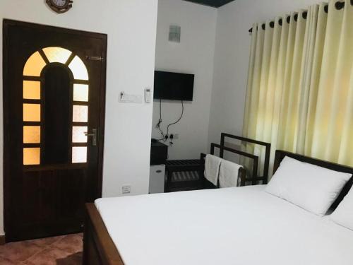 Anuradhapura House | Discover Langama Thena - Family-Friendly Haven Awaits!