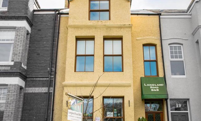 Mumbles Bed & Breakfast | Discover Langland Road B&B: Family-Friendly with Top Ratings