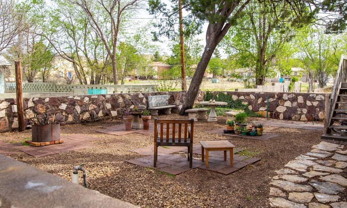 Alpine Villa | Relax at Langridge Lodge: Breakfast & Kitchen Amenities