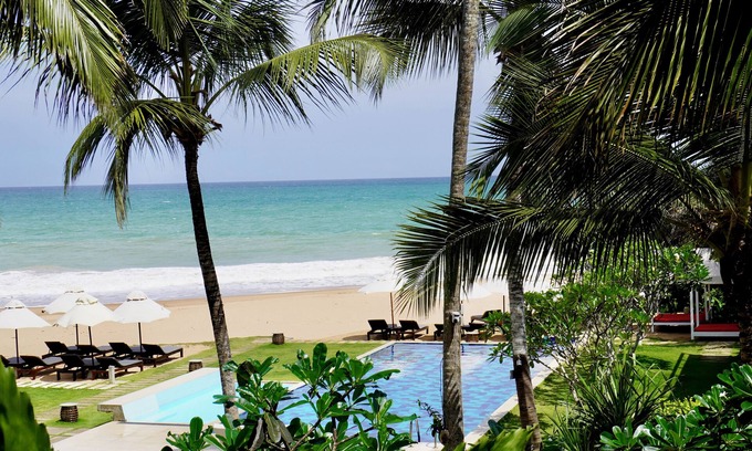 Gurupokuna Hotel | Relax at Lankavatara Ocean Retreat & Spa with Pool and Spa