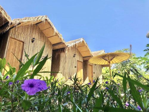 San Kamphaeng Bed & Breakfast | Discover Lanna House: Poolside Retreat in Chiang Mai