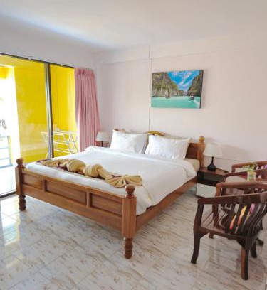 Saladan Hotel | Discover Lanta MP Place: Oceanfront Getaway with Top Ratings