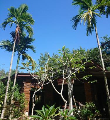 Ko Lanta House | Oceanfront Lanta Para Hut: Guest Rated 9.8 with Dining
