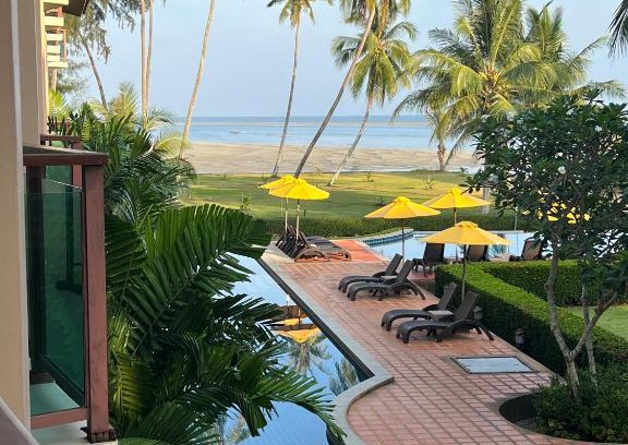 Saladan Resort | Discover LANTA PURA Beach Resort with Private Beach Access