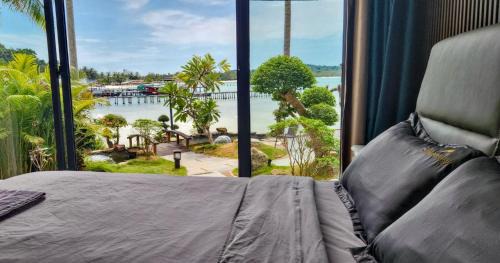 Koh Rong Hotel | Relaxing Retreat at Lanting Villas with Pool & Restaurant