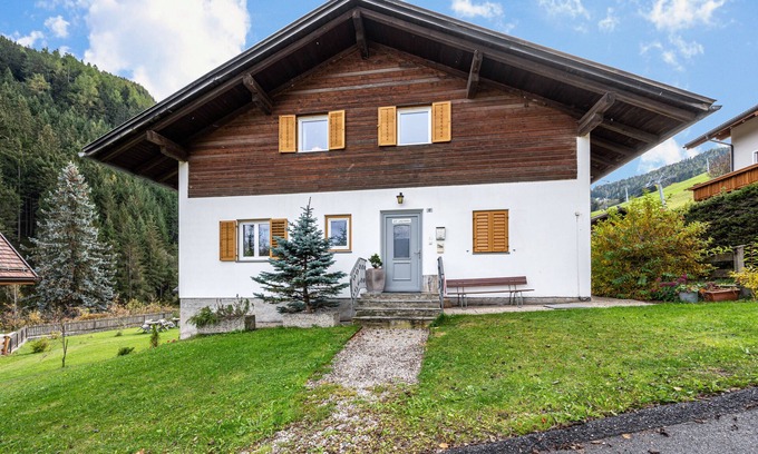 Casola Apartment | Cozy Lanz Maria Apartment with Garden and Spa Amenities