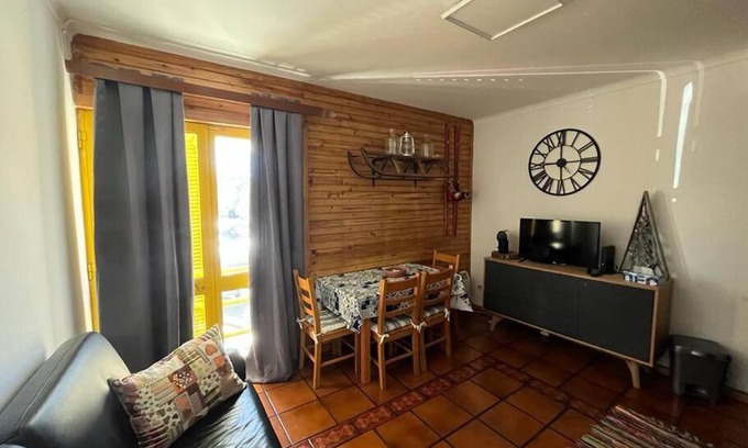 Penhas da Saude Apartment | Explore Lanzinha's Apartment: Rated 10/10 & Family-Friendly