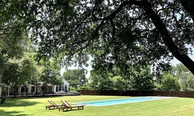 Shady Hollow House | Experience Relaxation with a Pool and Spa in South Austin