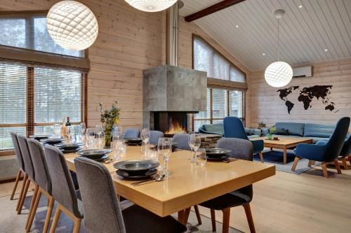 Akaslompolo Hotel | Lapland Fellas - Äkäslompolo