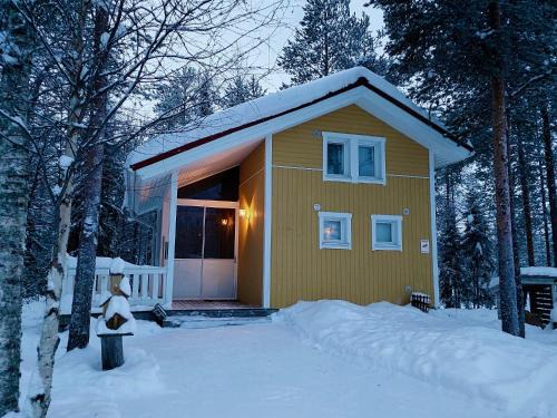 Vikajarvi Apartment | Experience Lapland Forest Lodge: 10/10 Stay with Hot Tub