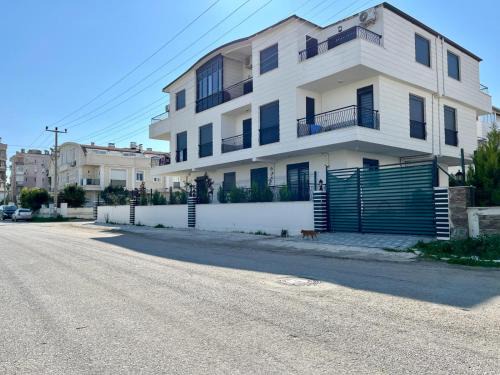 Lara Apartment | Top-Rated Lara Art Apart Otel with Ocean View & Pool