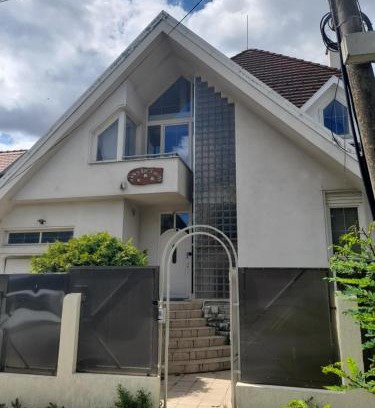 Sfantu Gheorghe House | Pet-Friendly Retreat at Lara Guest House with Family Amenities