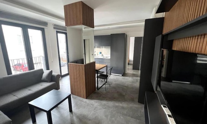 Eski Lara Apartment | Discover Lara's Homes: Cozy 1-Floor Escape Awaits