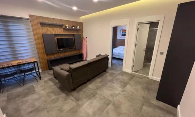 Eski Lara Apartment | Budget-Friendly Retreat at Lara's Homes 13, 3rd Floor