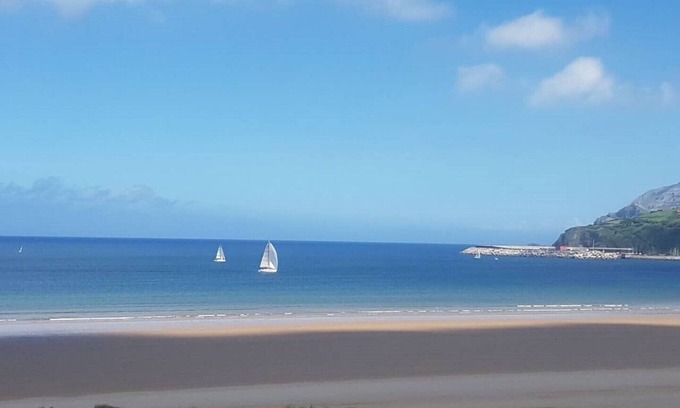 Laredo Apartment | Beachfront LAREDO Getaway with Ocean Views and Spa