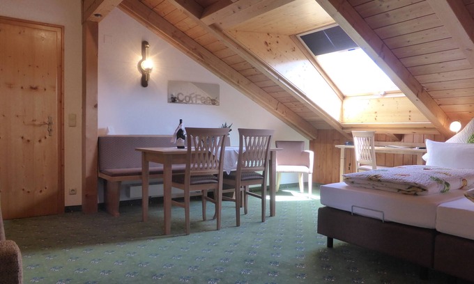 Bolsterlang Apartment | Cozy Apartment "Hochvogel" with Spa & Breakfast Options