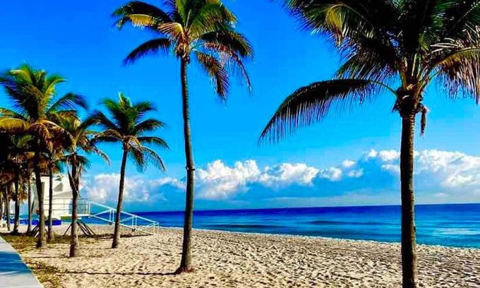 Nurmi Isles Apartment | Waterfront 1BR Retreat in Las Olas with Free Kayaks