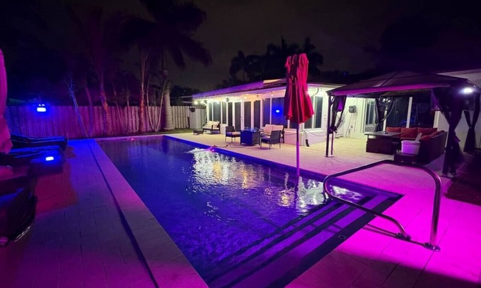 Nautilus Isle House | Large 2 bedroom with gorgeous pool and Sauna