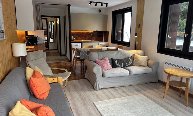 Chatel Apartment | Modern 2-Room Apartment with Breathtaking Central Views