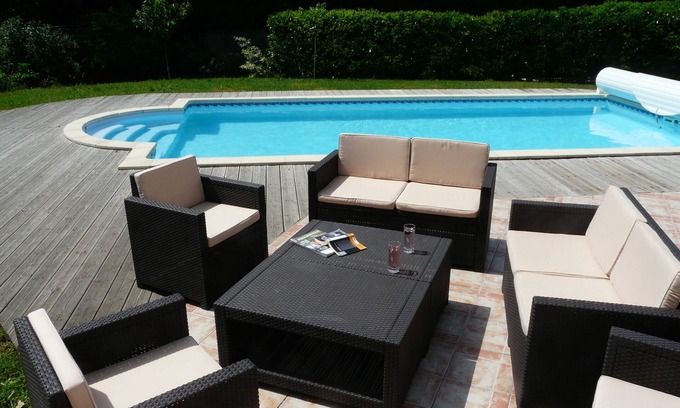 Saint-Aubin-de-Medoc House | Experience a Spacious Villa with Pool and Ocean Views