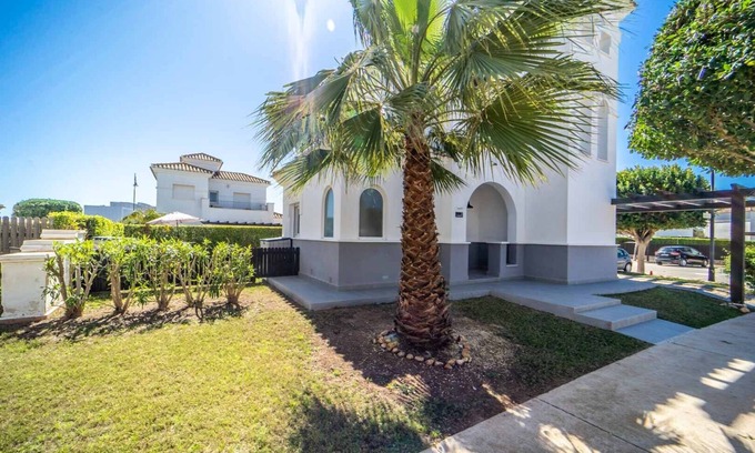 Roldan Villa | Spacious 3-Bed Villa with Private Heated Pool & Ocean Views