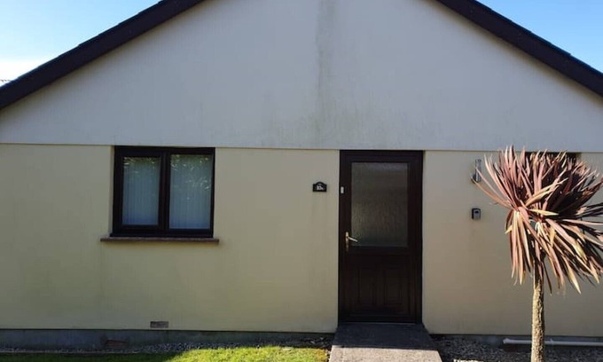 Bude House | Discover Duckpool Haven: Family-Friendly Retreat with Pool