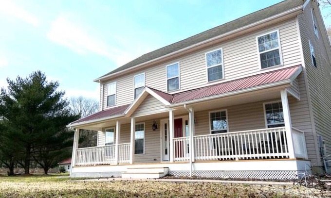 Harbeson House | Spacious 3-Bedroom Colonial near Rehoboth Beach