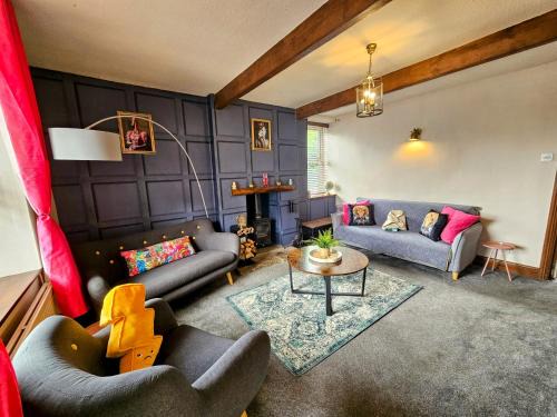 Bingley House | Large 3 bedroom home in the heart of Bingley
