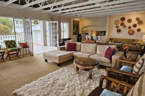 Knysna House | Large 3 x Bedroom Garden Oasis!