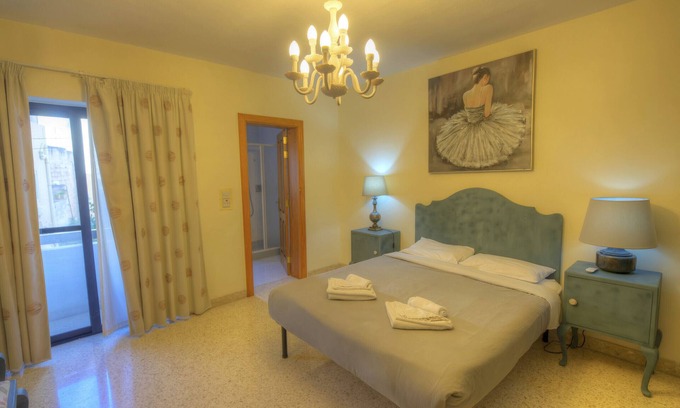 Sliema Apartment | Ideal 3BD Flat in the City, Steps from the Sea – Rated 10/10