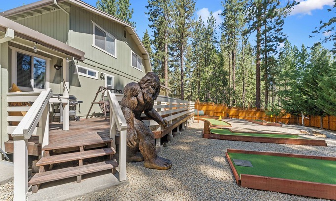 Graeagle House | Inviting 3BR Family Home with Gaming Room and Ocean View