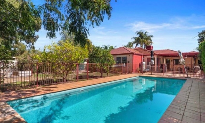 Mulwala House | Large 4-bedroom house with In ground pool in Mulwala with AC