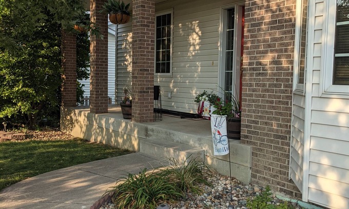 Ames House | Spacious 4-Bedroom Retreat in West Ames - Rated 10/10