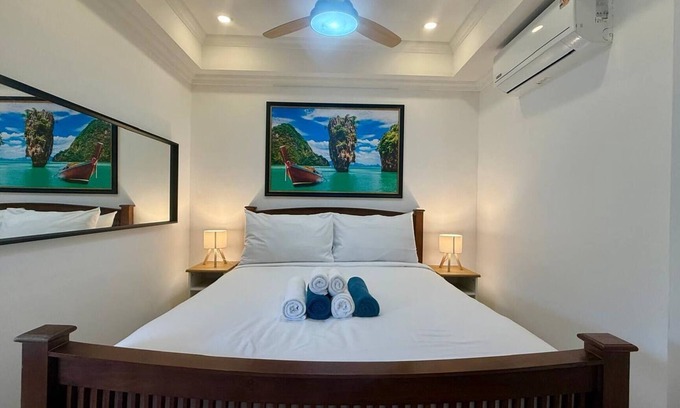Patong Condo | Large 55 sqm Corner Unit 1 Bedroom Plus 1 Bathroom Walking 1km to Patong Beach