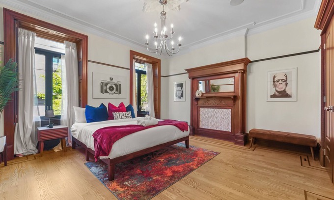 Upper Manhattan Apartment | Spacious 5BR Home with Chef's Kitchen and Backyard Oasis