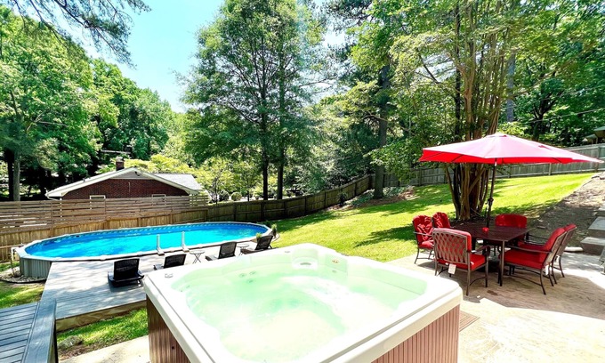 East Point House | Spacious 6 Bedroom Retreat with Pool & Hot Tub Near Downtown