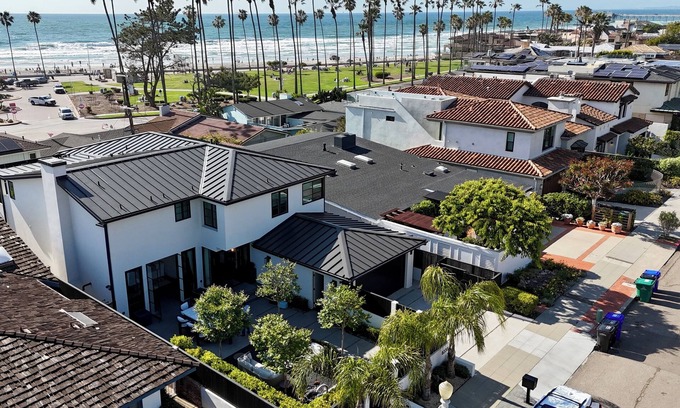 La Jolla Shores House | Inviting 6 Bedroom Beach House Steps From La Jolla Shores