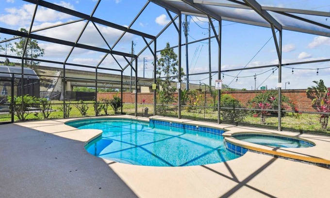 West Kissimmee House | Large 6BR Family Home w Pool, Hot Tub & Games Room
